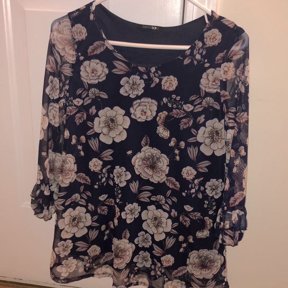 Beautiful floral blouse, size small